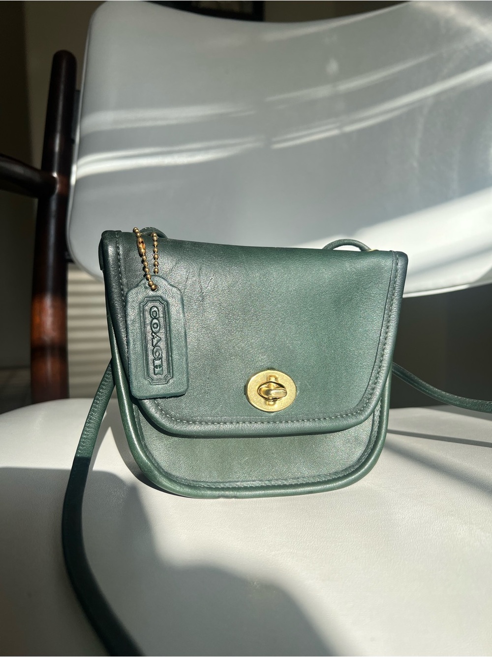 Vintage Coach Bottle Green Leather Turn-Lock Crossbody Bag Everette